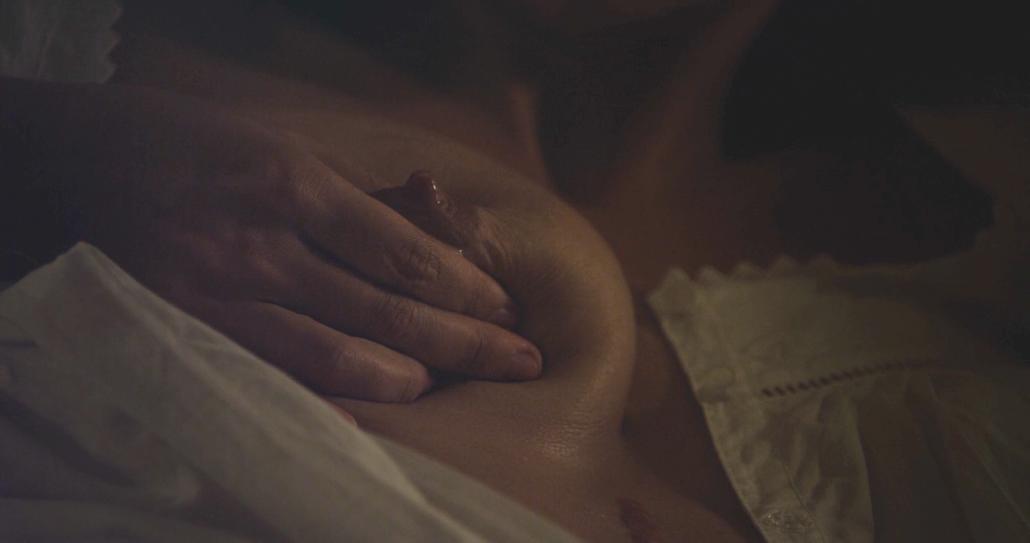 Maggie gyllenhaal boobs